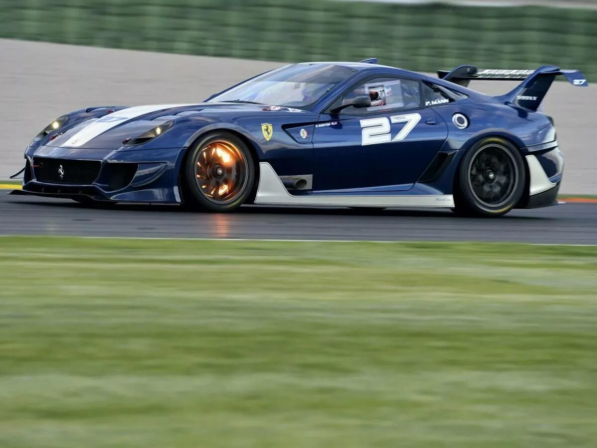 Gt3 гонка. Gillet vertigo суперкар. Mclaren 12c gt3. Aston gt3. Mclaren f1 1997.