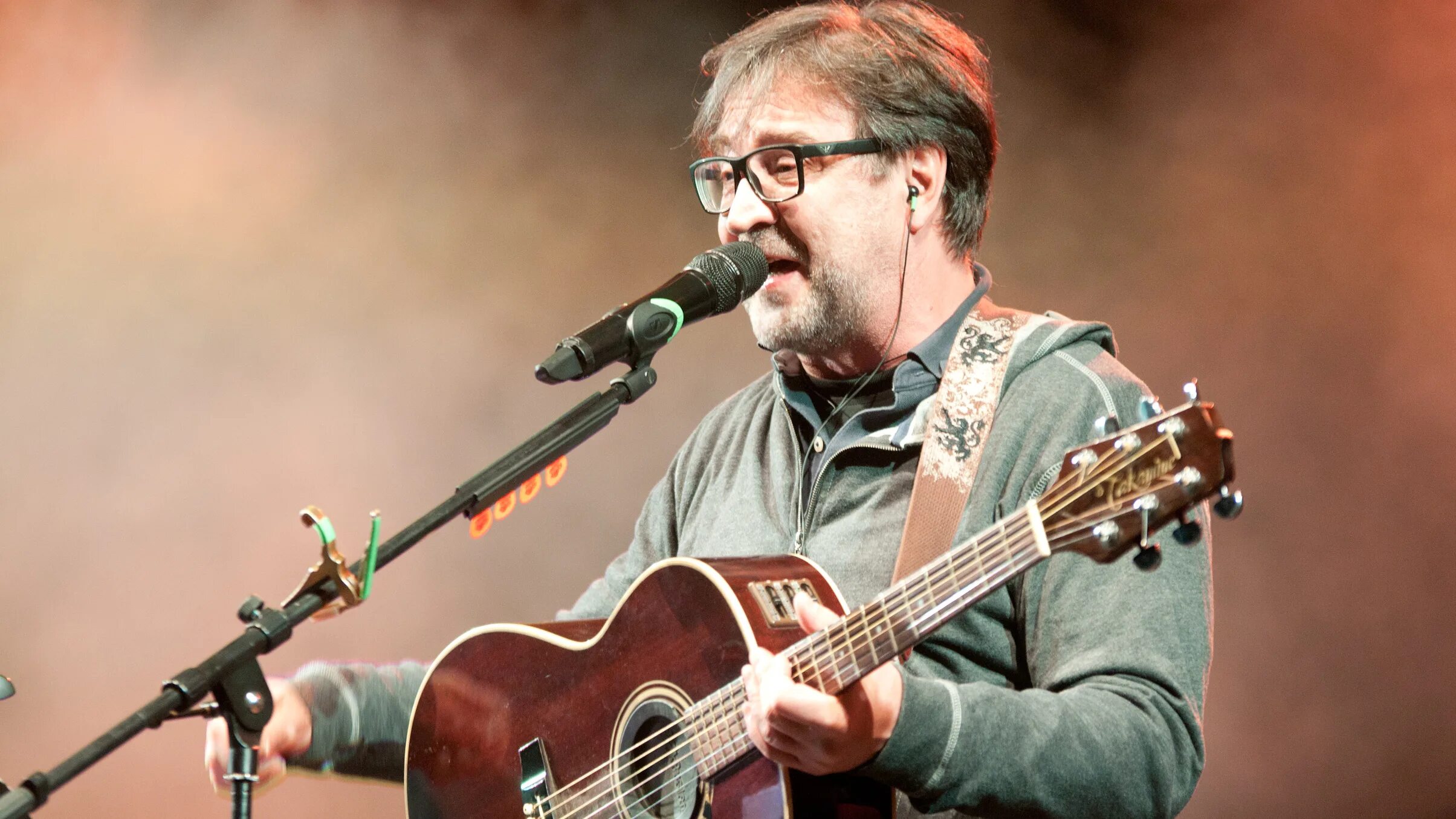 Ддт сейчас юрий шевчук. Юрий шевчук ддт. Поддержать шевчука. Шевчук и навальный фото. Юрий шевчук.