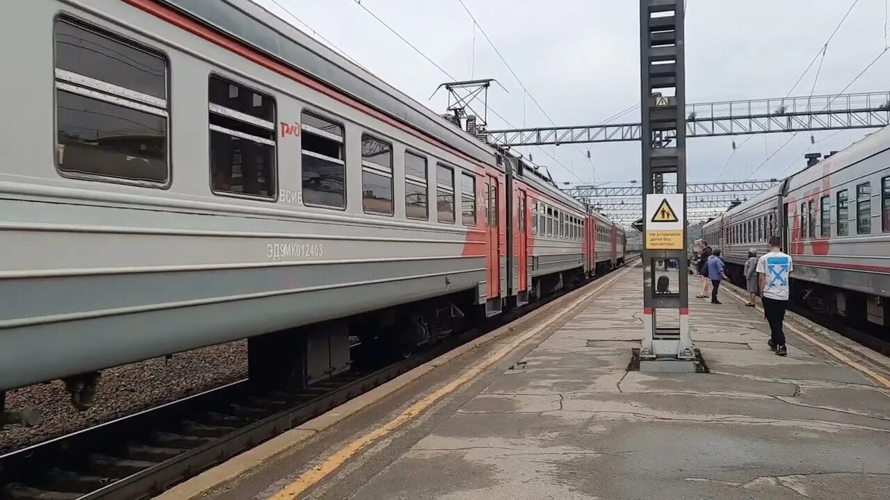 Эд9мк-0119. Эд9м-0235 ВСЖД. Скорый поезд. Электрички ВСЖД.