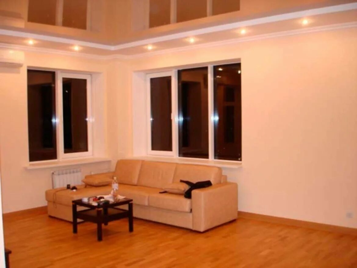 Угловая квартира в новостройке. Чистовая отделка. Гостиная с панорамными окнами. Угловая квартира. Объединить лоджию с комнатой.