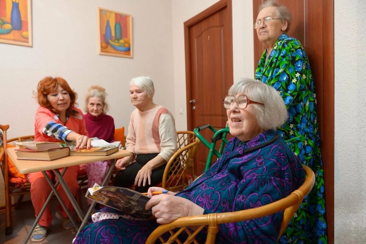 Пансионат для пожилых долгожители Краснодар. Музыкальная гостиная для пожилых. Музыкальная гостиная для пенсионеров. Развлечения для пенсионеров. Деменция пансионаты pansionat help