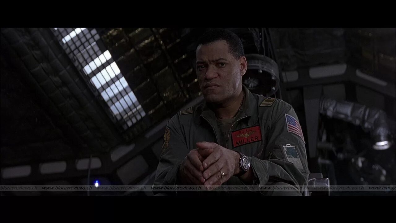 События 1997. Сквозь горизонт пол у с андерсон 1997.