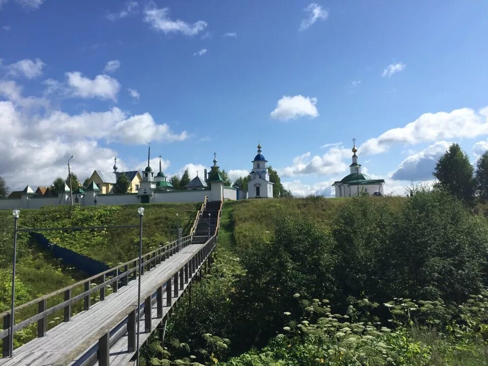 Усть вымь монастырь. Михайло-архангельский монастырь усть-вымь. михайло-архангельский мужской монастырь в селе усть-вымь. город усть вымь. михайло-архангельский монастырь усть-вымь внутри.