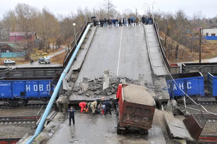 Что произошло в свободном. Мост Свободный Амурская область. Обрушение моста в Свободном Амурской области. Обрушение путепровода Свободный. Мосты на ТРАНССИБЕ.