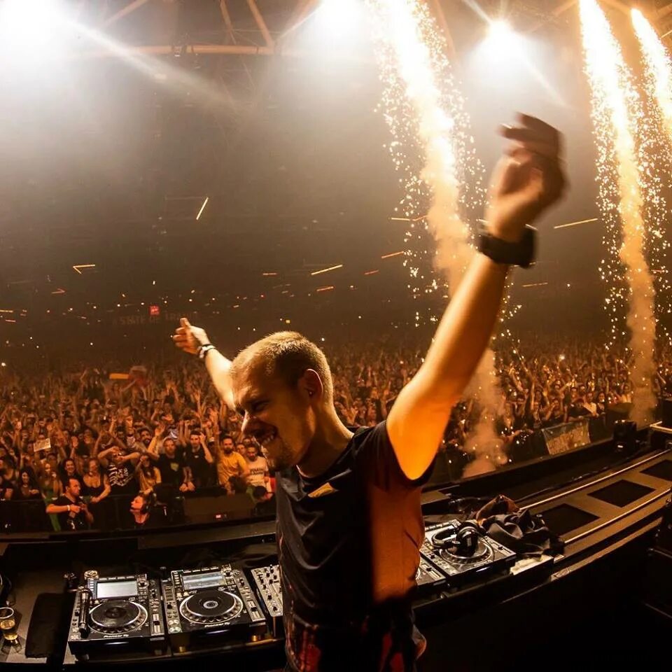 L a state. Армин ван бюрен. диджей армин ван бюрен. армин ван бюрен a state of trance. armin van buuren trance.