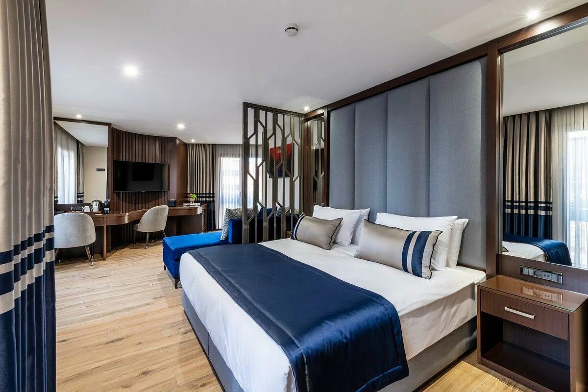 Aqi hotels. Aprilis Deluxe Hotel. Aprilis Hotel 4*. Aprilis Hotel Istanbul. Отель Plus.