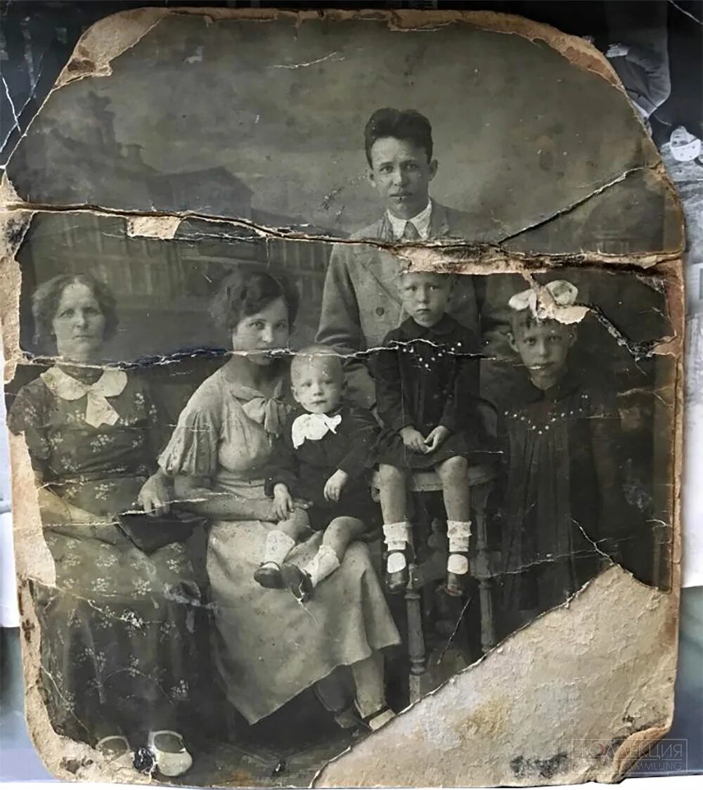 Фотография семьи в 1939 году.
