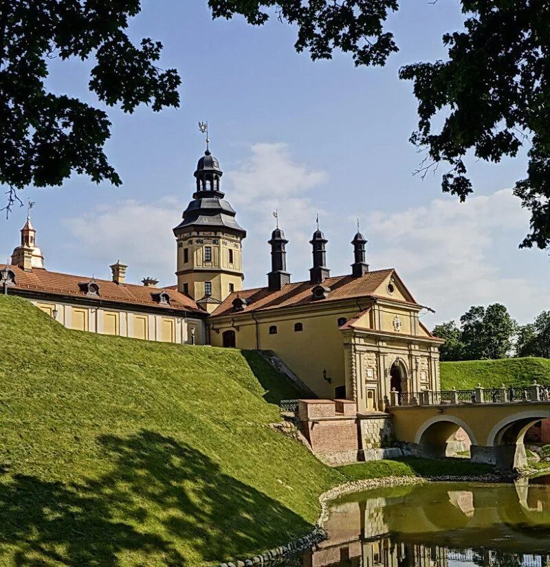 Резиденция радзивиллов в несвиже. Замок радзивиллов в белоруссии. Резиденция радзивиллов в несвиже. Замок радзивиллов в белоруссии. Беларусь замок радзивиллов.
