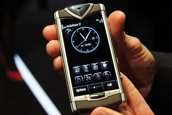 Мелодия на звонок верту. Vertu Constellation. Nokia Vertu Constellation. Vertu Constellation Quest. Верту слайдер 2010.