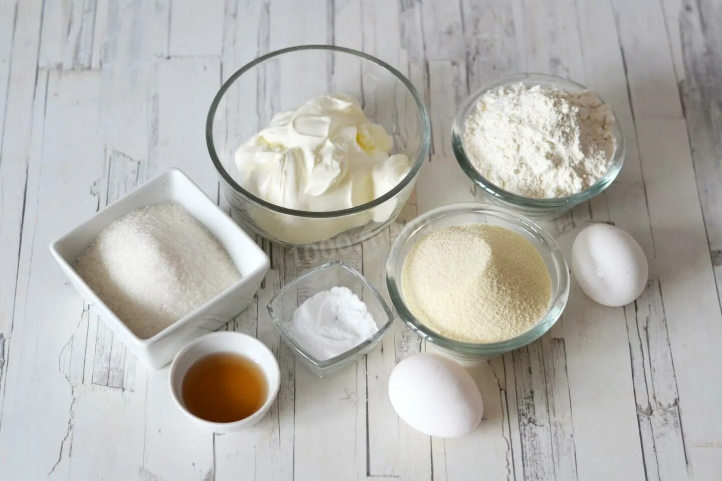 Мука творог сметана сахар. Сметана домашняя. Ингредиенты сметаны. Сахар яйцо мука манка. Сметана яйцо сахар.