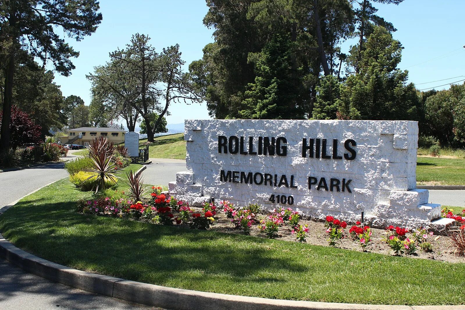 Rolling hills. Американский мемориальный парк. Роллинг Хиллс Калифорния. Американский мемориальный парк Сайпан. Мемориальный парк в Калифорнии.