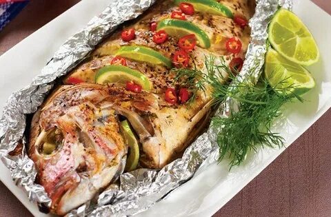 Морской окунь на мангале в фольге