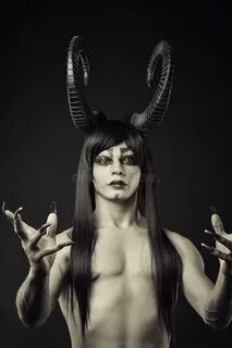 Devil stand