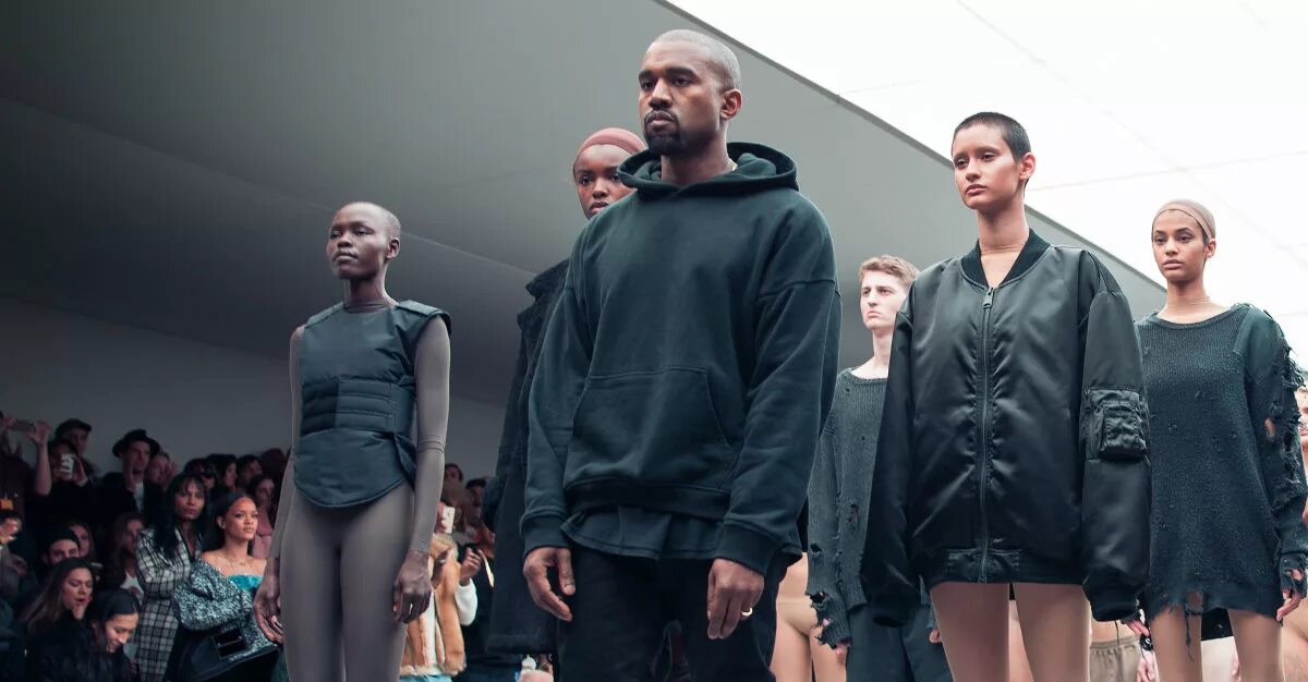 Канье white lives matter. Футболка kanye west. Канье уэст в футболке на русском. Футболка с канье уэстом. Канье уэст в футболке на русском.