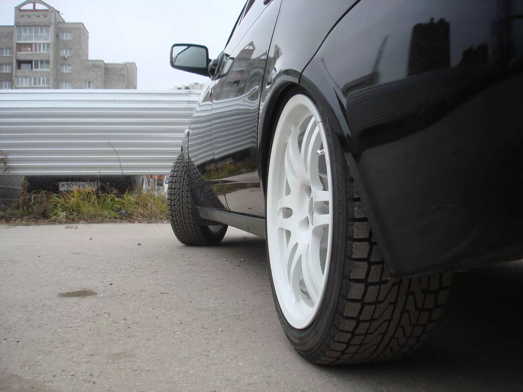 Приора седан на р14 дисках с полкой. Приора диски с полкой r15. Литые диски на ваз приора r14. Вылет дисков приора. Вылет дисков приора.