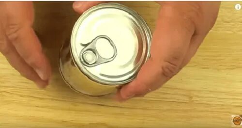 Как открыть сгущенку с помощью спички. Как открыть сгущенку с помощью спички. Открывашкадля сгкщенки. Открывашка для банок сгущенки. Как открыть сгущенку с помощью спички.