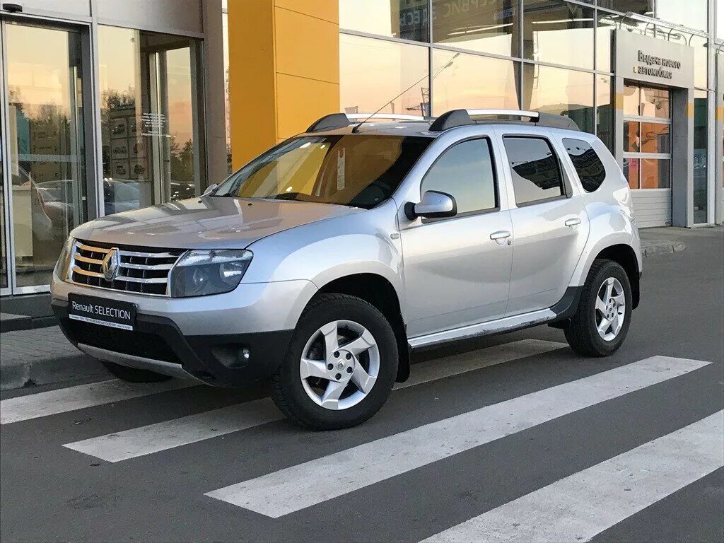 Renault duster года выпуска. Renault Duster 2012. Renault Duster, 2012 г.. Рено Duster 2012. Renault Duster серебристый.