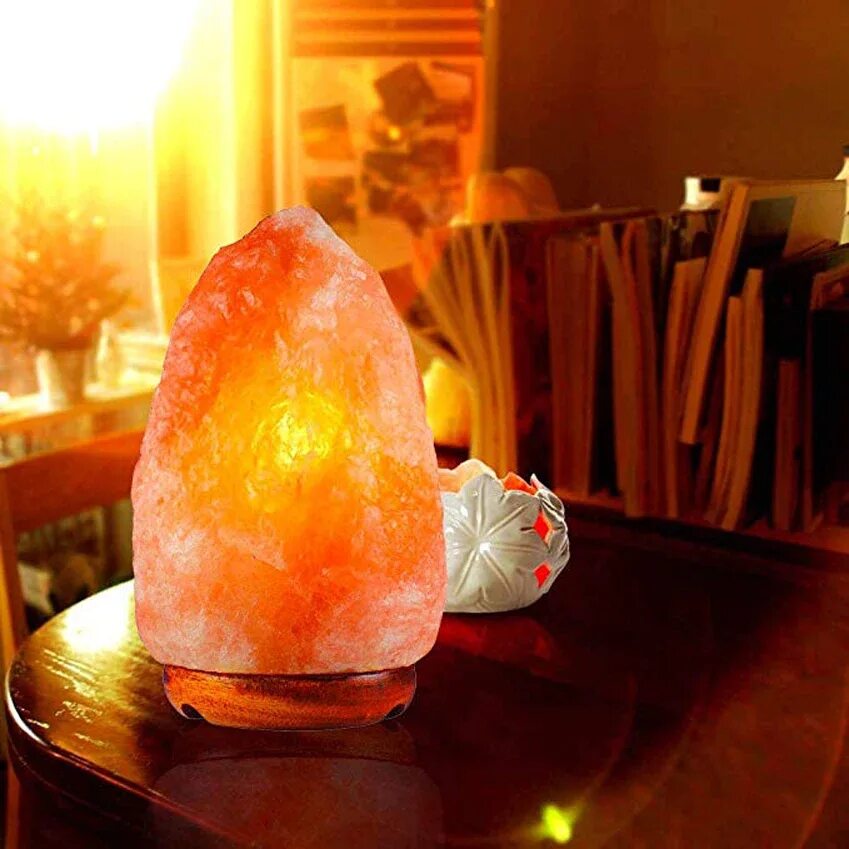 Соляная лампа в комнате. Солевая лампа кристалл. himalayan crystal salt lamp natural. солевая лампа гималайская соль. соляная лампа usb сердце, гималайская соль, h13*13*4 см.