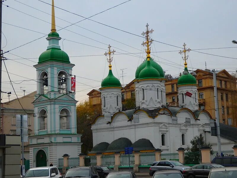 Панкратьевская церковь на сухаревской. Храм метро сухаревская. Церковь троицы живоначальной в листах, москва. Храм метро сухаревская. Храм на сухаревской площади в москве.