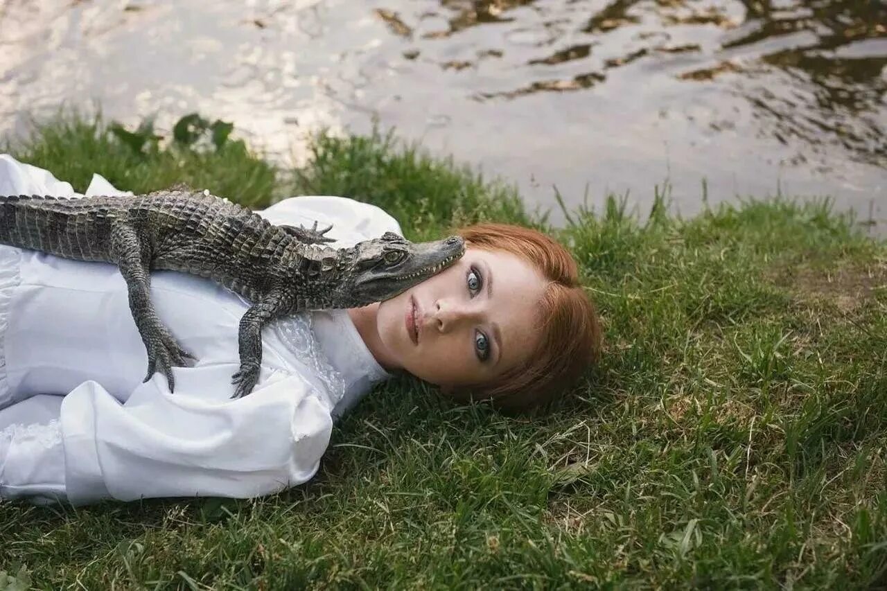 Животные как девочка будет. Фотосессия с животными. девушки и животные. красивые женщины и животные. фотосессия с дикими животными.