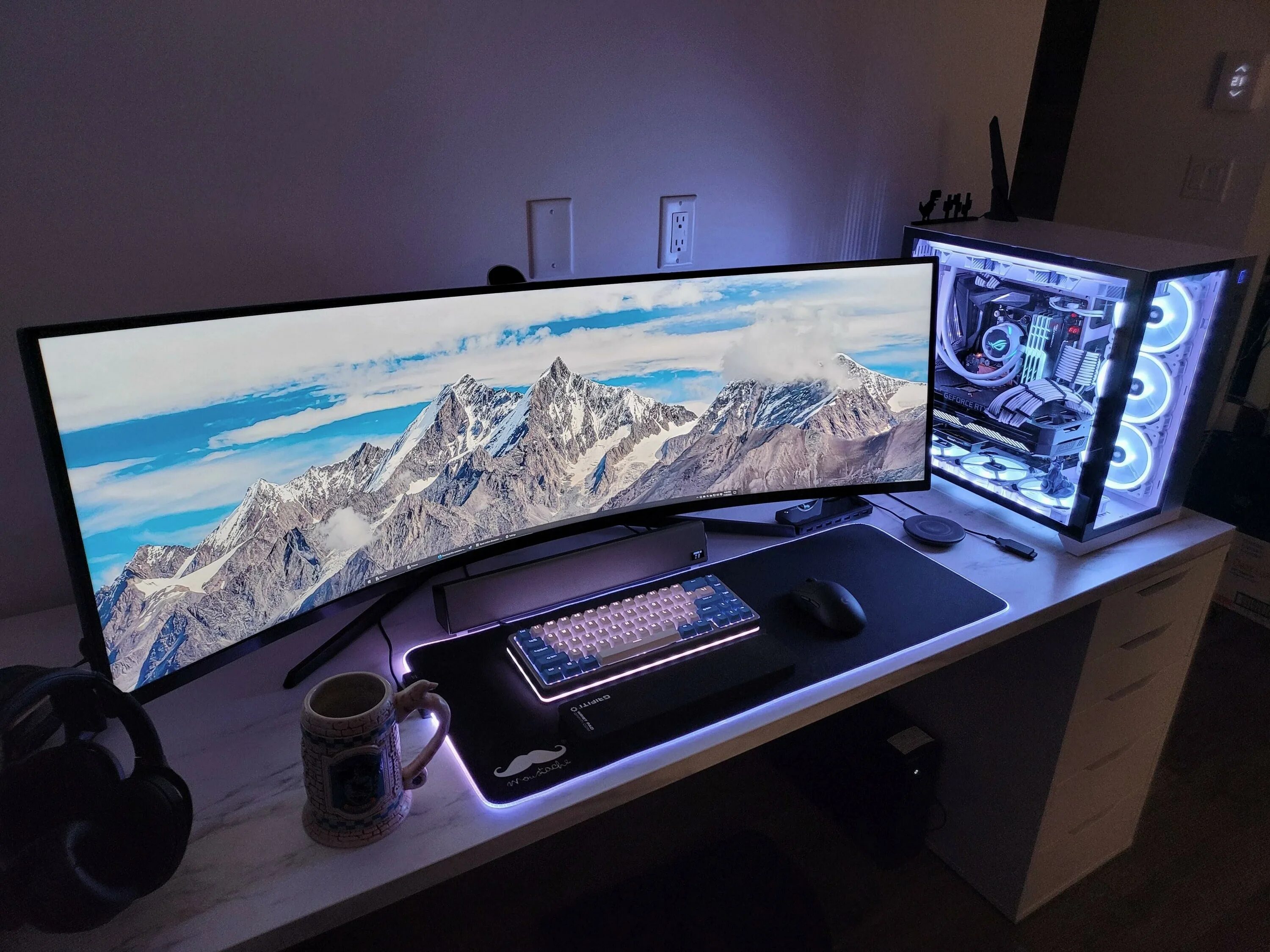 Лучший монитор для игр 2025. Samsung 32 9 монитор. ultrawide монитор 21 9. монитор samsung 50 дюймов сетап. монитор 32 ultrawide.
