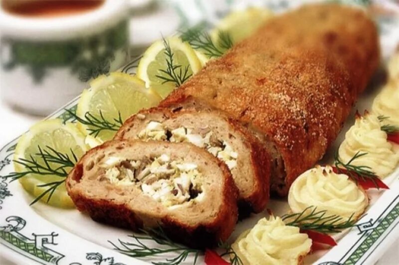 Рыба фаршированная галантин. Рулет из разных рыб. Рулет из крабовых палочек. Рулет из разных рыб. Рулет горбуша скумбрия.