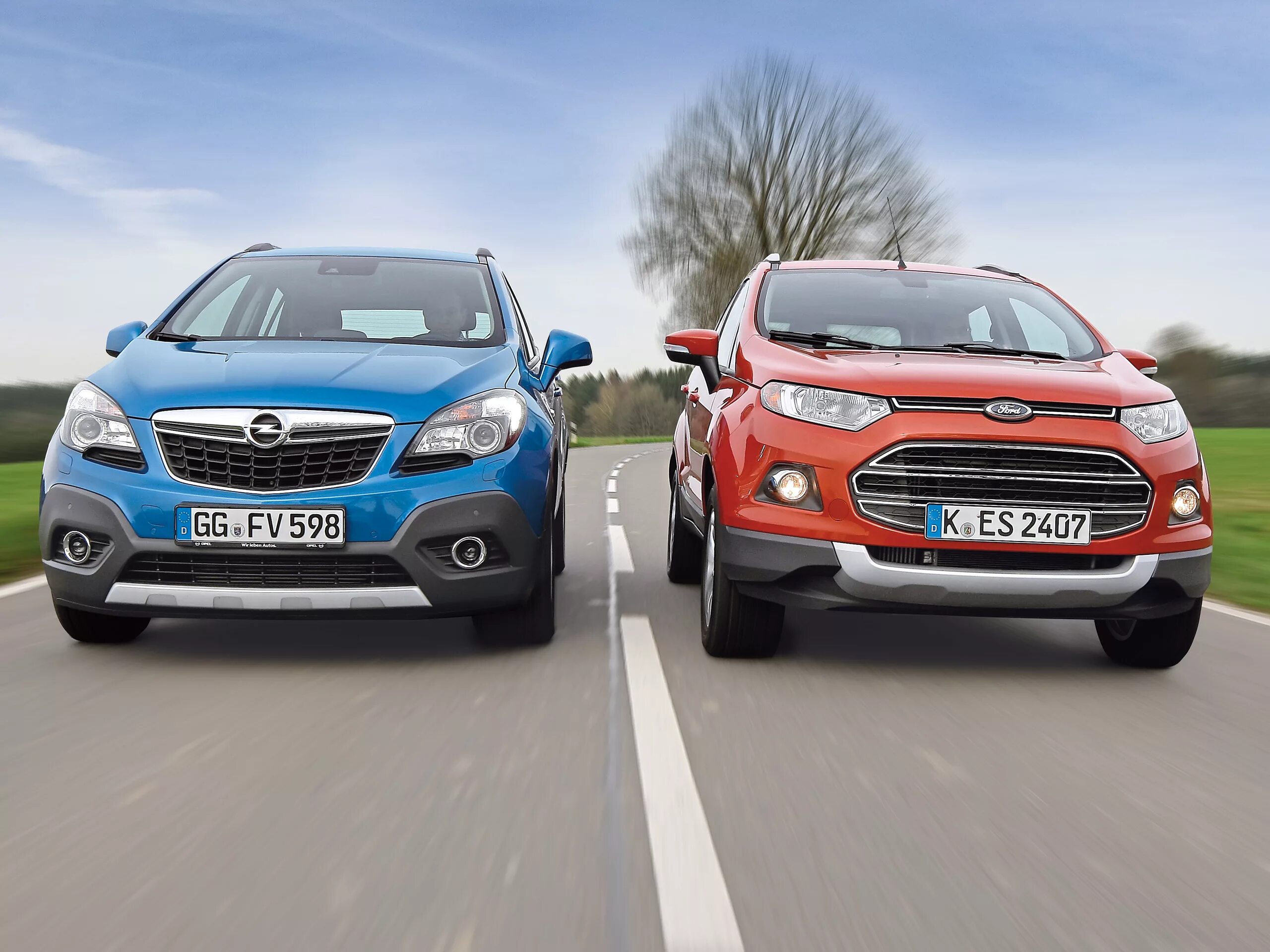 Opel renault. Mokka vs ECOSPORT. Форд Куга Экоспорт. Опель эко спорт. Ford Mokka.