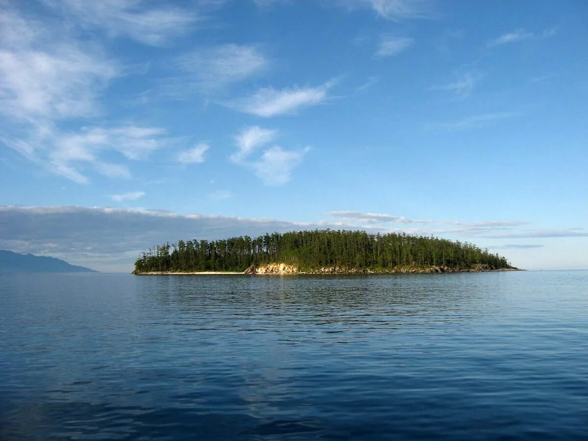 Большой остров байкала. Ушканий остров Байкал. Ушканьи острова на Байкале. Озеро Байкал Ушканьи. Горячинск Байкал ушканьские острова.