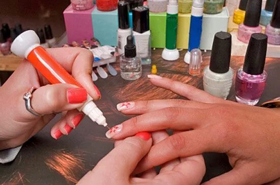 Маникюр наращивание. Нарощенные ногти в салоне. Как начать заниматься маникюром дома. Маникюр. Как начать заниматься маникюром дома.