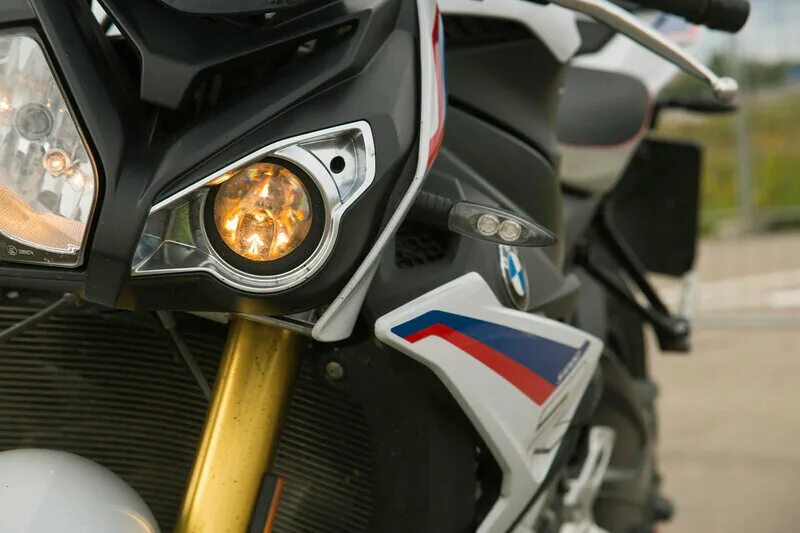 Фара мотоцикл bmw. Фара мотоцикл bmw. Кастом фары на мото. Фара мотоцикл bmw. Фара bmw r1200gs.