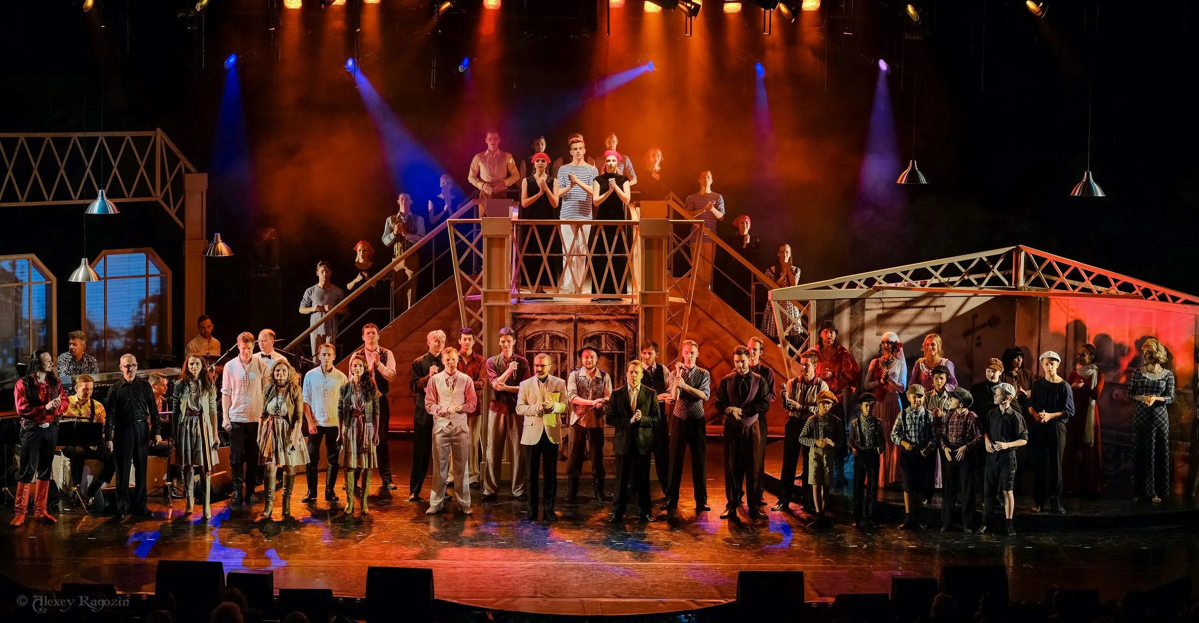 Театр эстрады москва художественный руководитель. Собянин в театре эстрады. Театр эстрады руководитель. Театр эстрады руководитель. Театр эстрады руководитель.