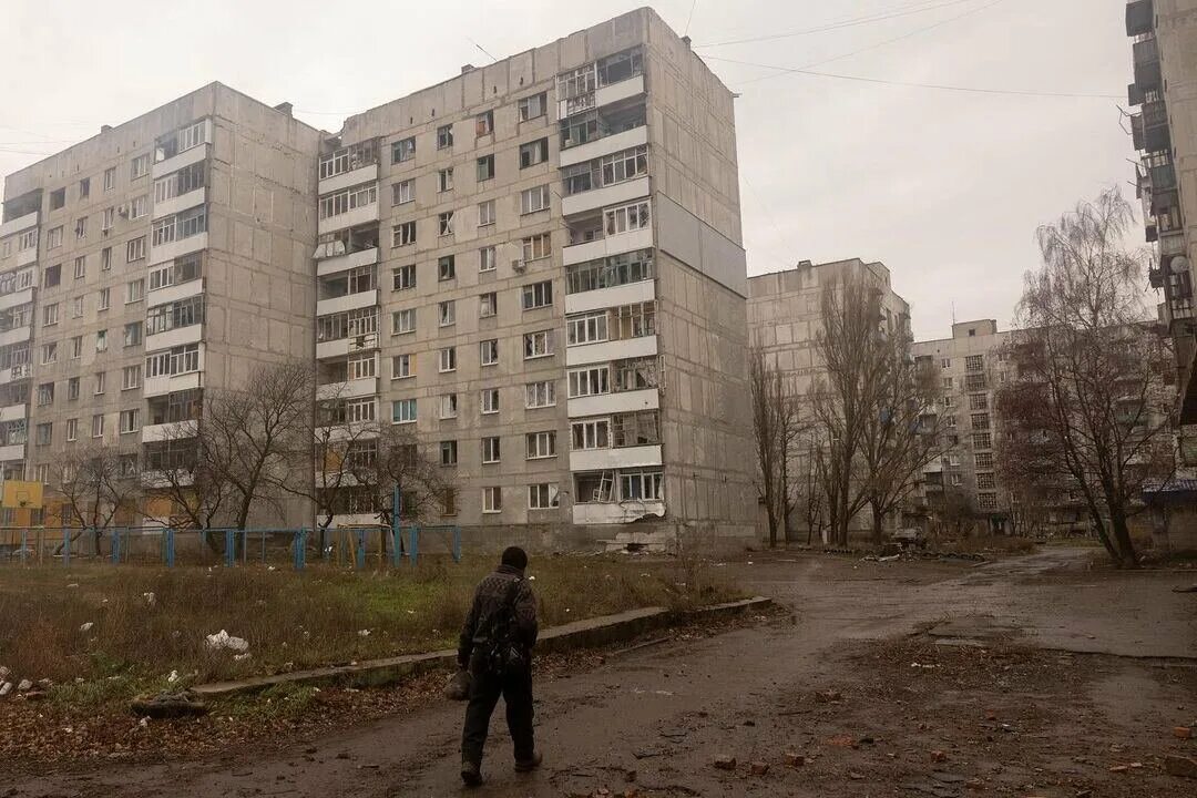 разрушенные города украины. бахмут артемовск 2020. артемовск бахмут. город бахмут донецкой. разрушенный город.