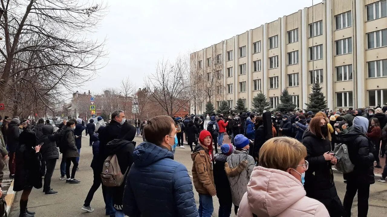 Несанкционированный митинг правонарушение. Митинг студентов. Протесты в Астрахани. Митинг Навального Астрахань. Митинг в Астрахани сегодня.