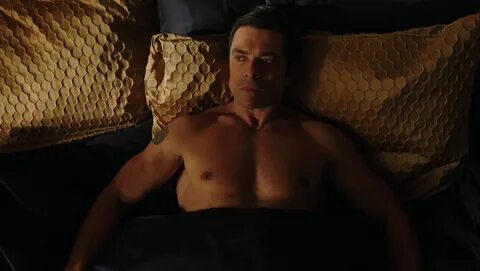Mark Consuelos shirtless in Riverdale, Season 5, Ep 12.