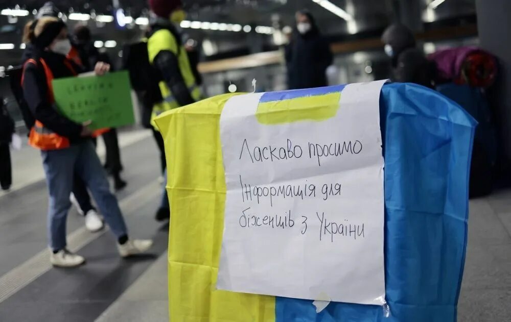 Как переехать в украину. Беженцы с Украины. Украинцы в Европе. Украинцы за границей. Украинцы уезжают.