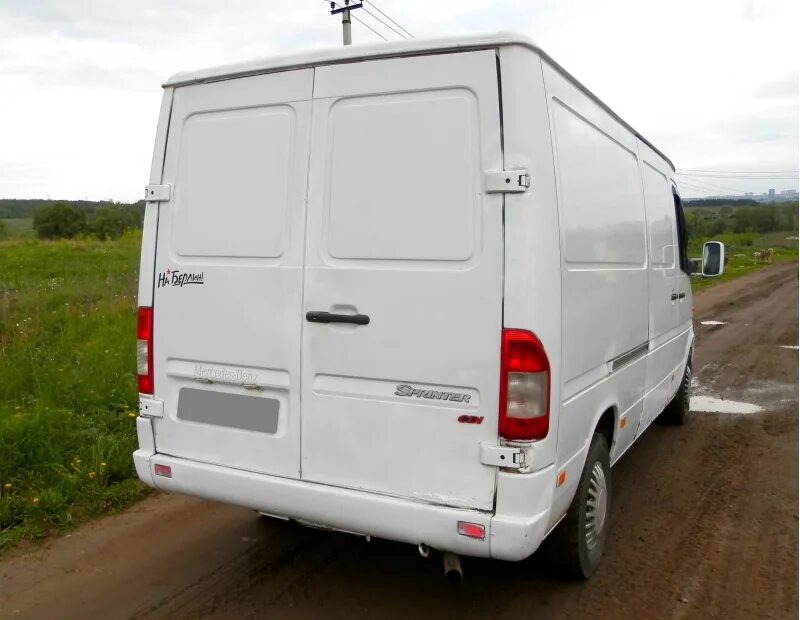 Мерседес спринтер 208. Mercedes Sprinter 208. Мерседес 413 грузовой фургон. Sprinter 208 CDI 2001 С кузовом. Грузовой фургон 578802.