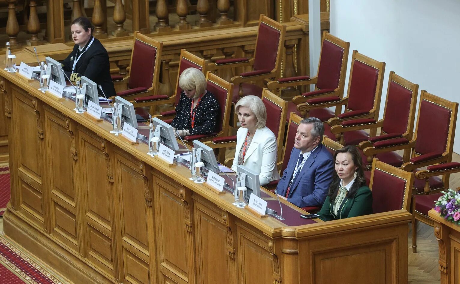 женский форум дедищев. женщины дальнего востока. форум женщин севера фото. президента ассоциации женщин-предпринимателей рф татьяны малютиной. форум женщин севера.