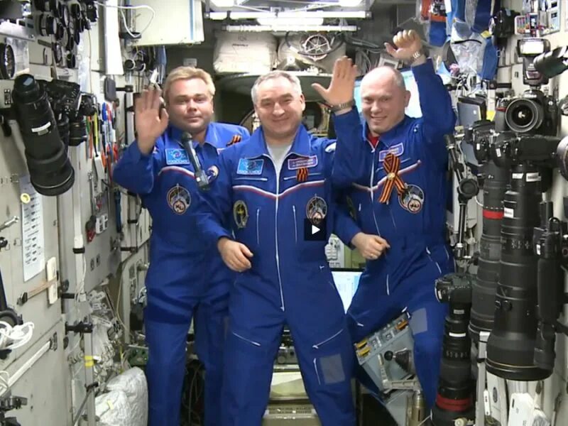 рождество космос. мкс. сколько раз на мкс встречают новый год. блок 800а мкс. сколько раз на мкс встречают новый год.