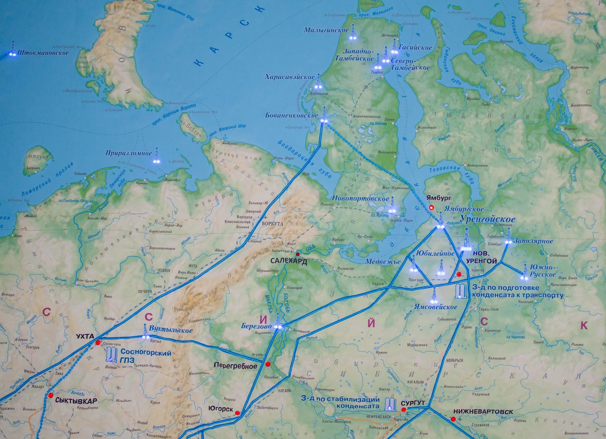 Новый уренгой время с москвой. Бованенковское месторождение газа на карте России. Баваренское месторождение на карте. Магистральный газопровод «Ямбург-Елец 1». Бованенково Ухта Байдарацкая губа.