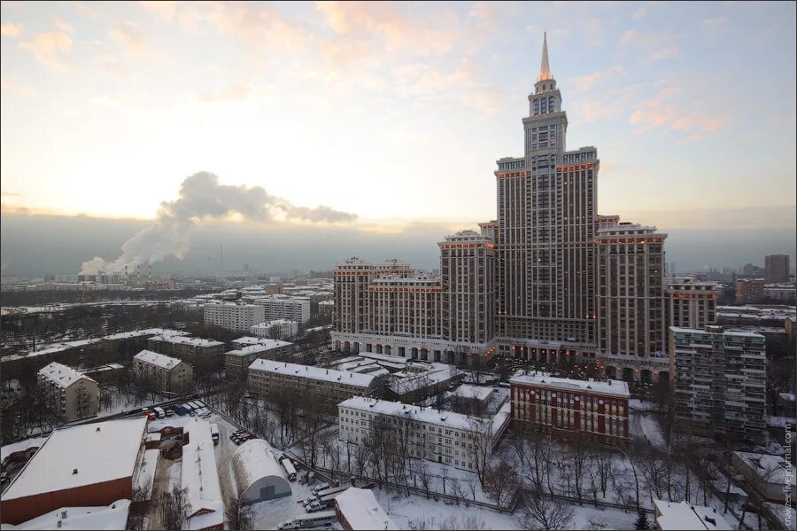 200 метров москва. Высотка Триумф-Палас. Триумф Палас аэропорт. Высотка на Соколе Триумф Палас. Хорошевский район Триумф-Палас.