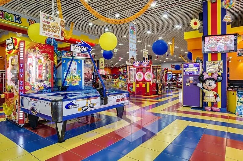 Fun city отзывы. Фан Сити Калейдоскоп. Развлекательный центр фан Сити Владивосток. Fun City в Бишкеке парк. Фан Сити Кострома Рио.