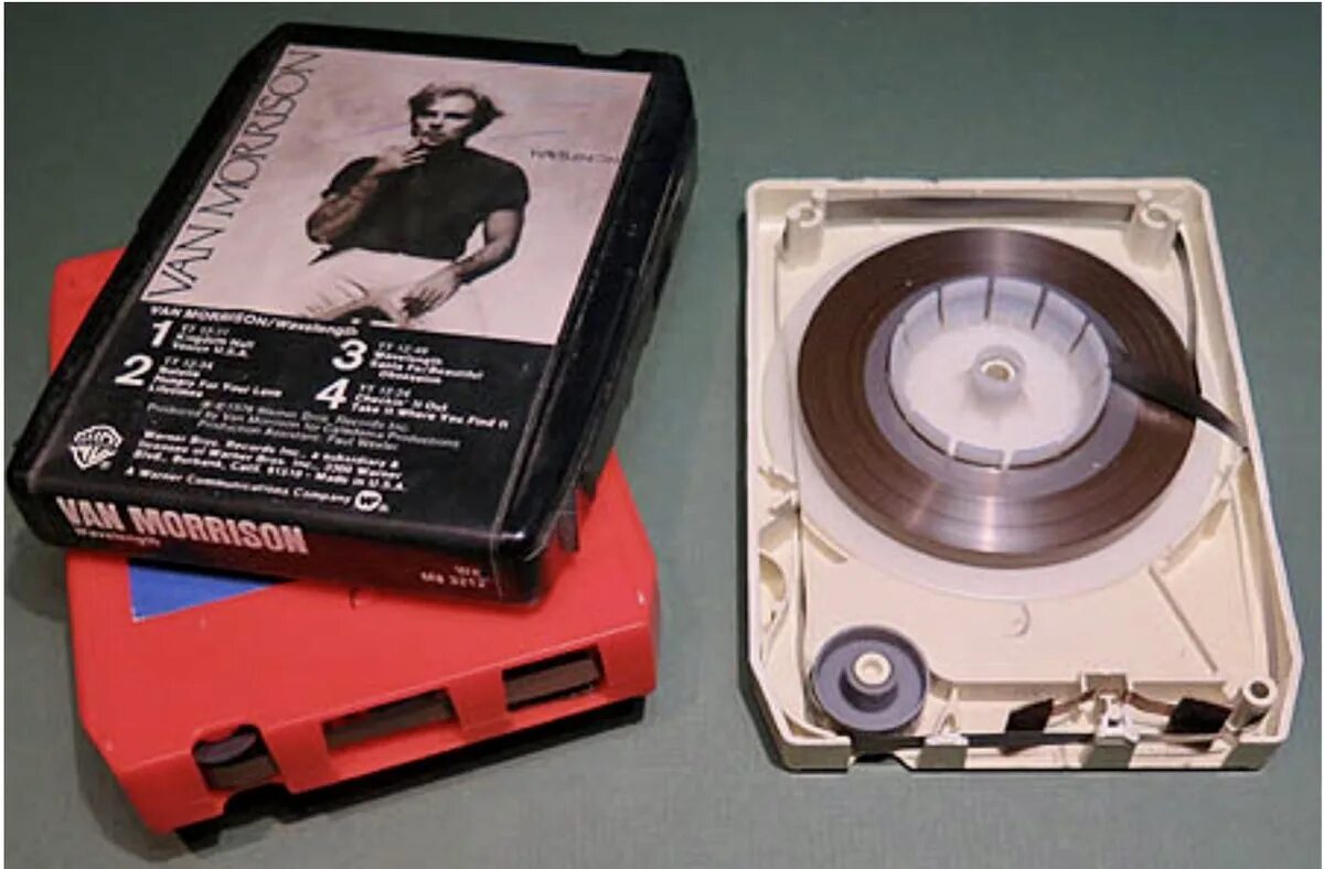 Устройства кассеты. Stereo 8 кассета. Кассету типа stereo 8. Кассета 8tracks. 8-Track Cartridge stereo.