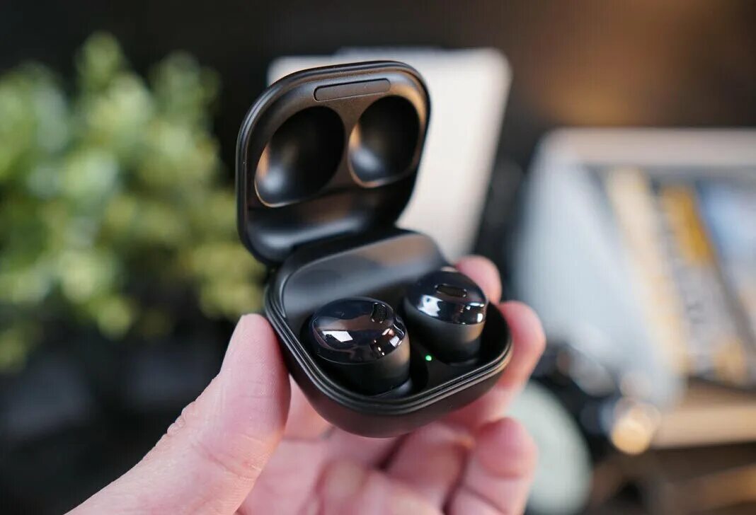 Buds pro iphone. Наушники Samsung Galaxy Buds Pro. Наушники true Wireless Samsung Galaxy Buds Pro Black (SM-r190nzkacis). Samsung Galaxy Buds 2 Pro. Наушники true Wireless Samsung Galaxy buds2.