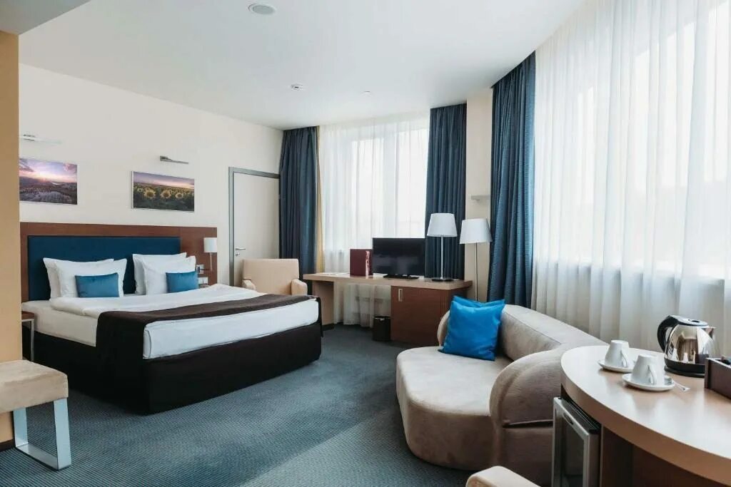 Отель Ramada By Wyndham Yekaterinburg Гостиница (Екатеринбург) - бронирование но