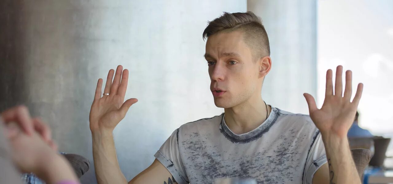 Дудь татуировки. Дудь и сережа. данила дудь. чебатков дудь. дудь гордон.