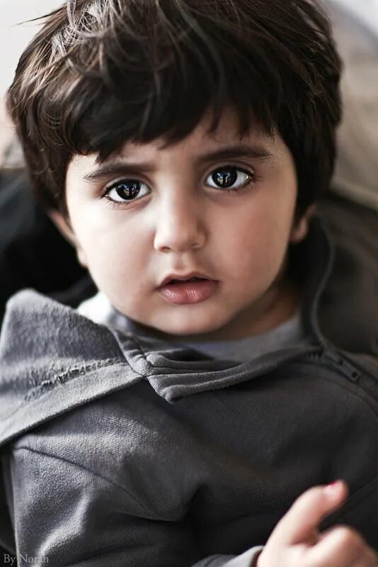Маленькие дети с черными волосами. Кавказские дети. Самые красивые дети Кавказа. Красивый мальчик ребенок черными глазами. Кавказские дети маленькие.