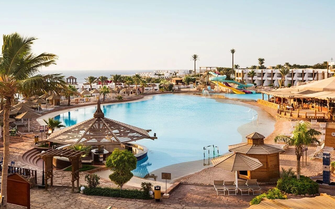 Отзывы отели египта 5. Египет отель дессоле Пирамиса Шарм-Эль-Шейх. Отель дессоле Пирамиса Шарм-Эль-Шейх Резорт 5. Отель Pyramisa Beach Resort Sharm. Пирамиса Бич Резорт Шарм Эль Шейх отель.