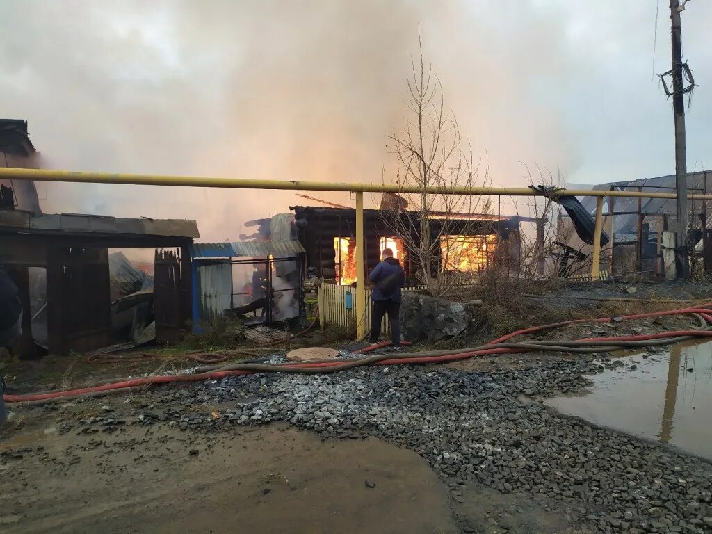 Канск пожар типография. Пожар омск 2021. Пожар в галиче костромской области. Чс. Пожар в деньково.