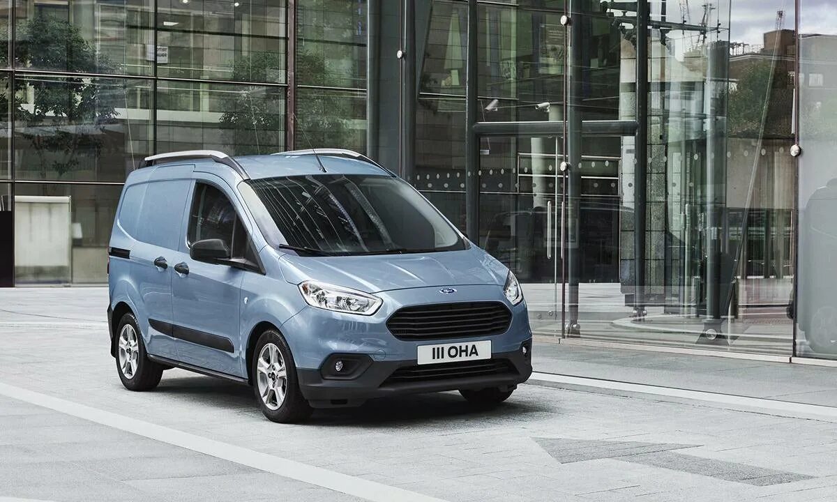 Connect машина. Ford Transit Courier. Ford Tourneo Courier. Форд Торнео грузовой. Коммерческие авто Форд Торнео.