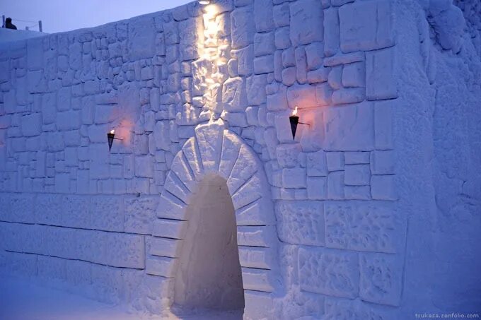 Снежная крепость. Снежная башня. Башня из снега. Обсерватория белый слон. Снежная крепость башня.